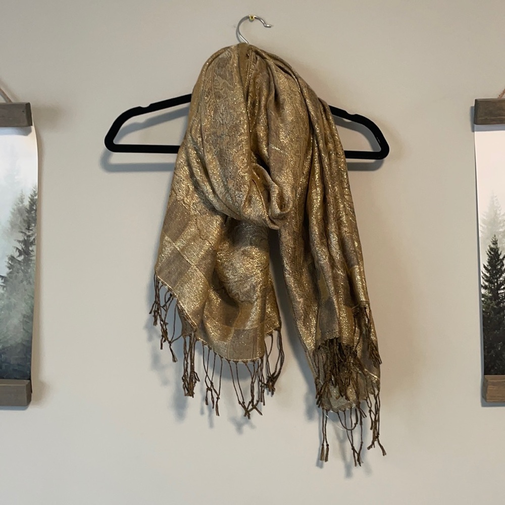 ✨Gold scarf✨